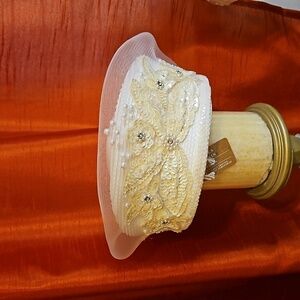 Vintage Mr. Hi's Classic white hat